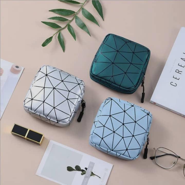 Pochette Hygiène Féminine – Géométrique